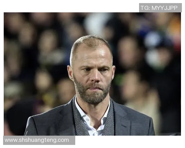 欧洲红魔足球明星的辉煌历程与传奇瞬间回顾